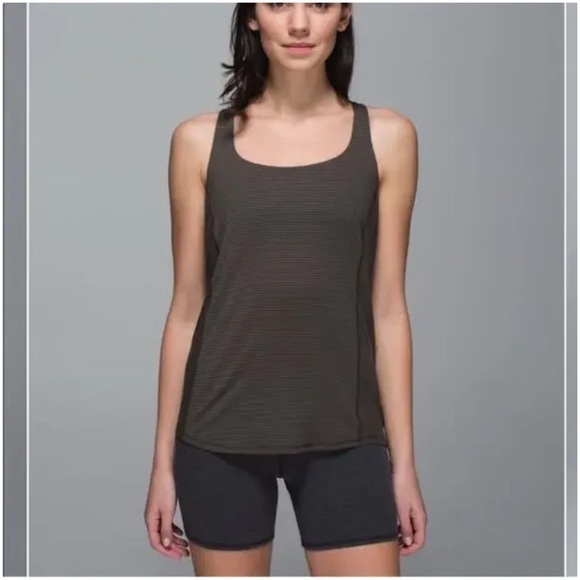 Lululemon Free to Be Wild Tank Top Size 2 - Picture 2 of 7